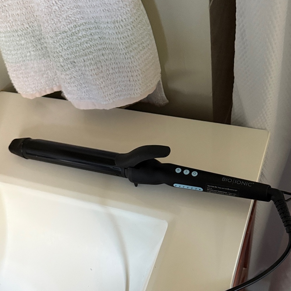 Bio Ionic Black Curling Iron